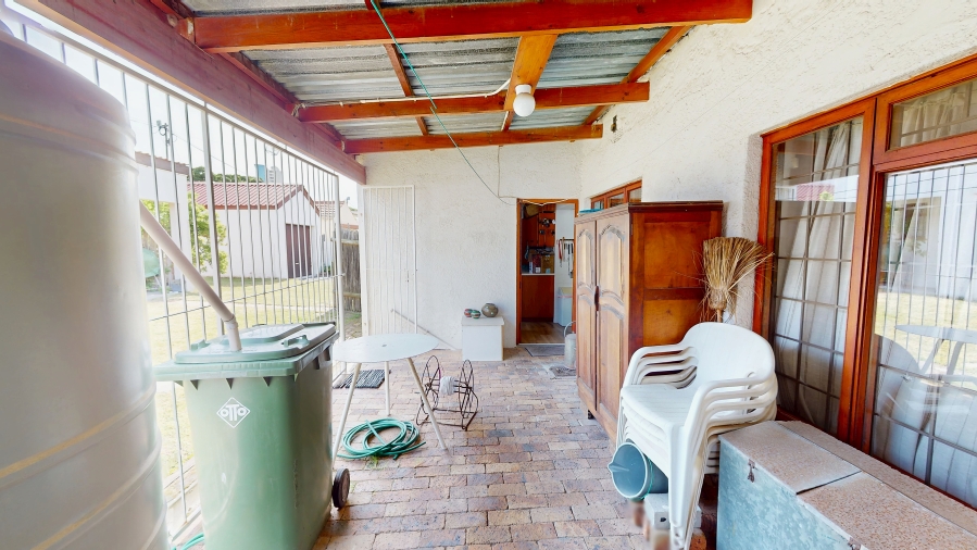 4 Bedroom Property for Sale in Strand North Western Cape